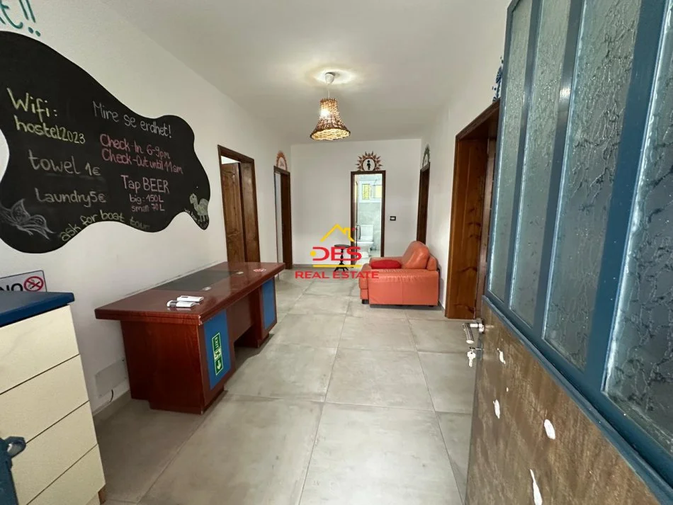 Vlore, jepet me qera shtepi Kati 0, 130 m² 600 € (Rruga)