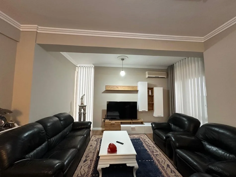 Tirane, jepet me qera apartament 2+1 Kati 3, 120 m² 750 € (RRUGA MINE PEZA)