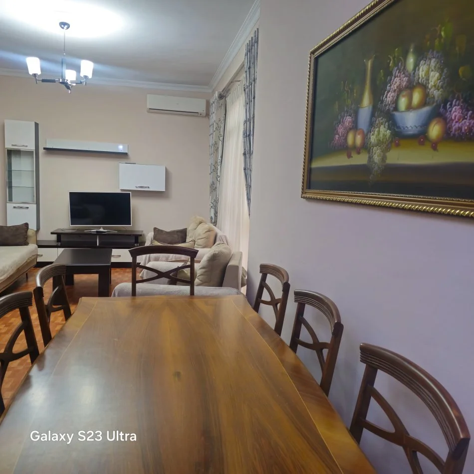 Tirane, shes 2+1+Ballkon , 111 m² 115.000 € (Fresku)