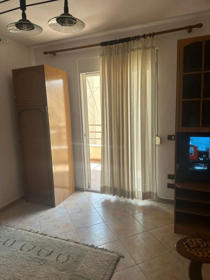 !Shitur! Durres, shitet apartament 2+1+Ballkon Kati 4, 92 m² 107.000 € (Ujesjellesi)
