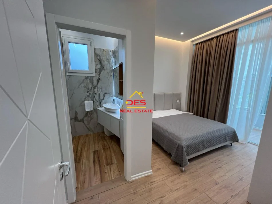 Vlore, shitet apartament 2+1+Ballkon Kati 2, 78 m² 159.000 € (Rruga Hasan Kushta)