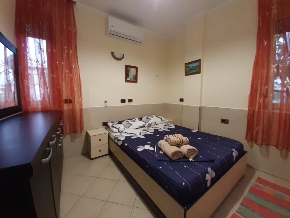 Tirane, jepet me qera apartament 1+1 Kati 2, 30 m² 450 € (Rruga Gjon Milli (VR007))