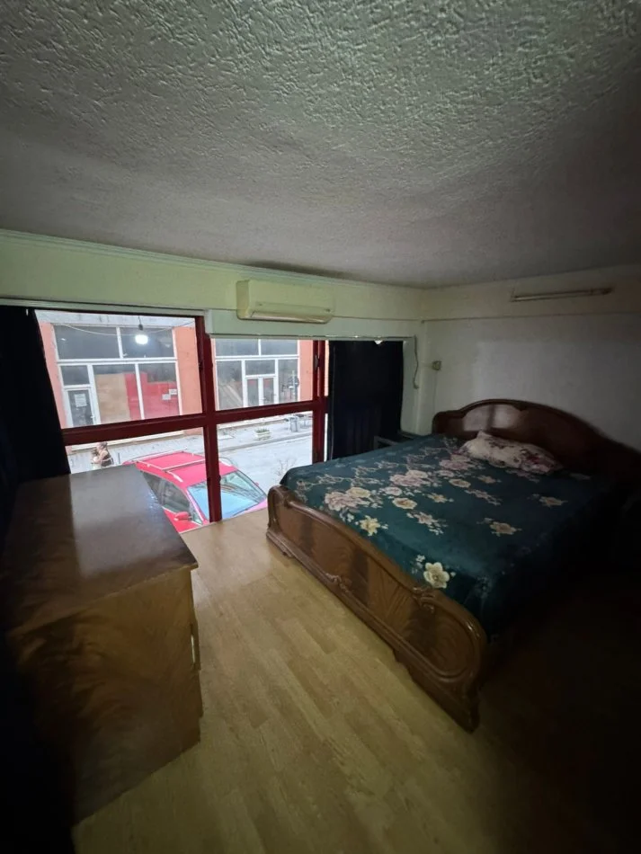 Tirane, jepet me qera garsonier 1+1 , 300 € 