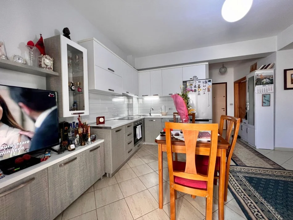 Vlore, shitet apartament 2+1+Ballkon , 100 m² 250.000 € (Lungomare - Vlorë)