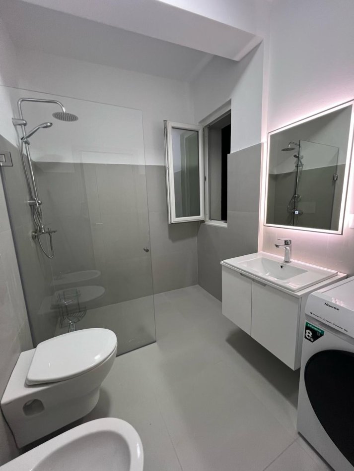 Tirane, jepet me qera apartament 2+1+Ballkon Kati 9, 100 m² 600 € 
