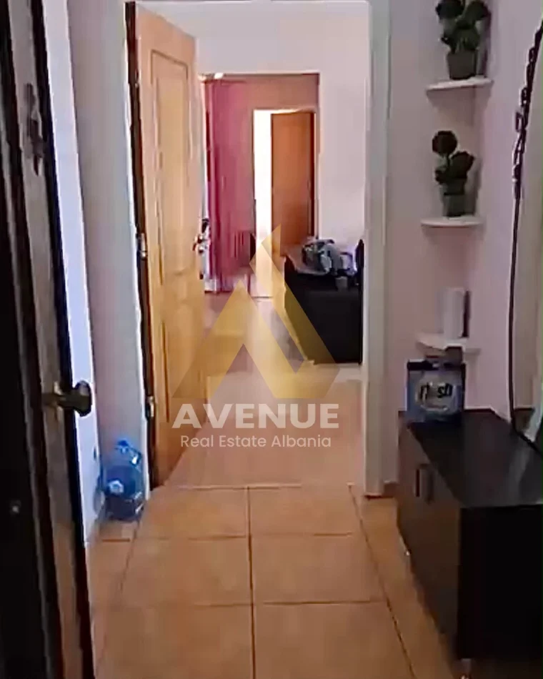 Tirane, jepet me qera apartament 2+1+Ballkon Kati 7, 110 m² 600 € (Rruga e Dibres)
