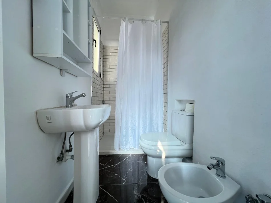 Tirane, jepet me qera apartament 2+1 Kati 5, 89 m² 500 € (Ish parku rruga ndre mjeda)