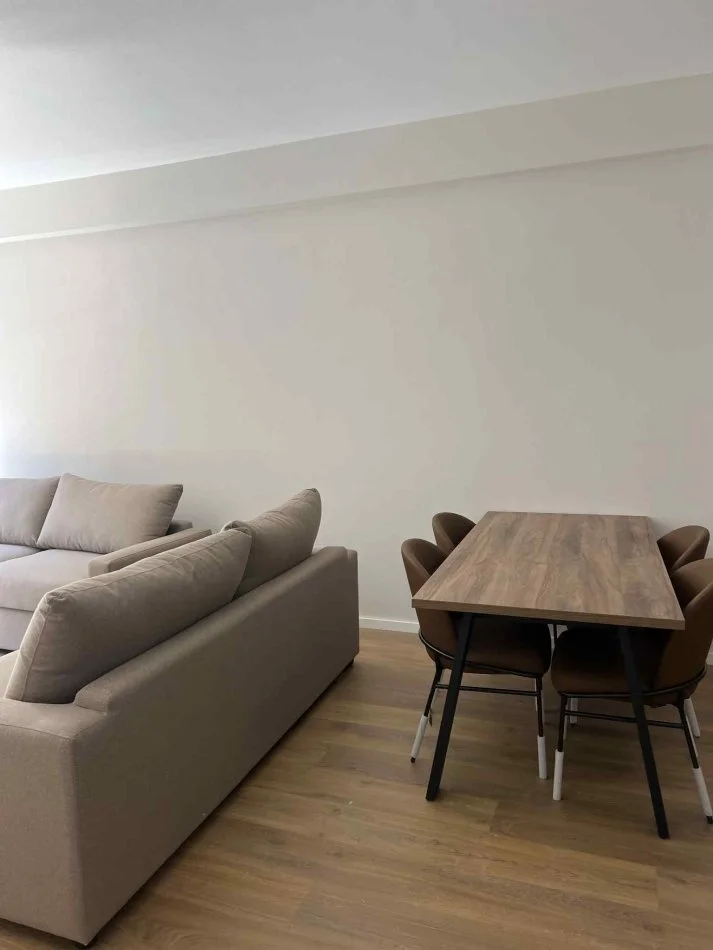 Tirane, jepet me qera apartament 2+1+Ballkon Kati 2, 100 m² 700 € (TRIO TOWER DON BOSKO)