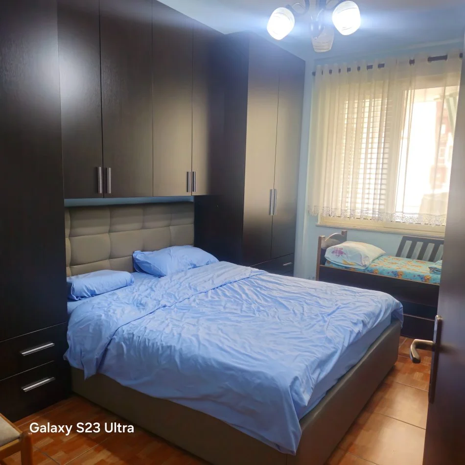 Tirane, shes 2+1+Ballkon , 111 m² 115.000 € (Fresku)