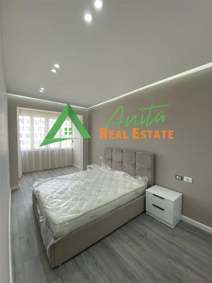 Tirane, jepet me qera apartament 1+1+Ballkon Kati 8 70 m² 550 € (Rruga e Kavajes