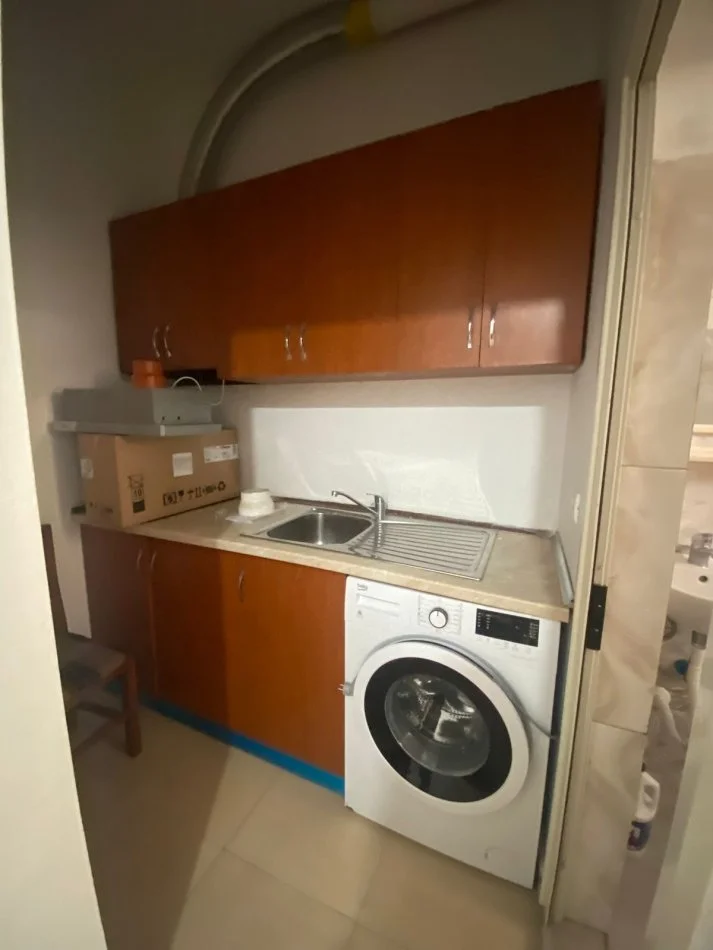 Tirane, jepet me qera garsonier 1+1 Kati 2, 33 m² 280 € (rruga elbasanit)
