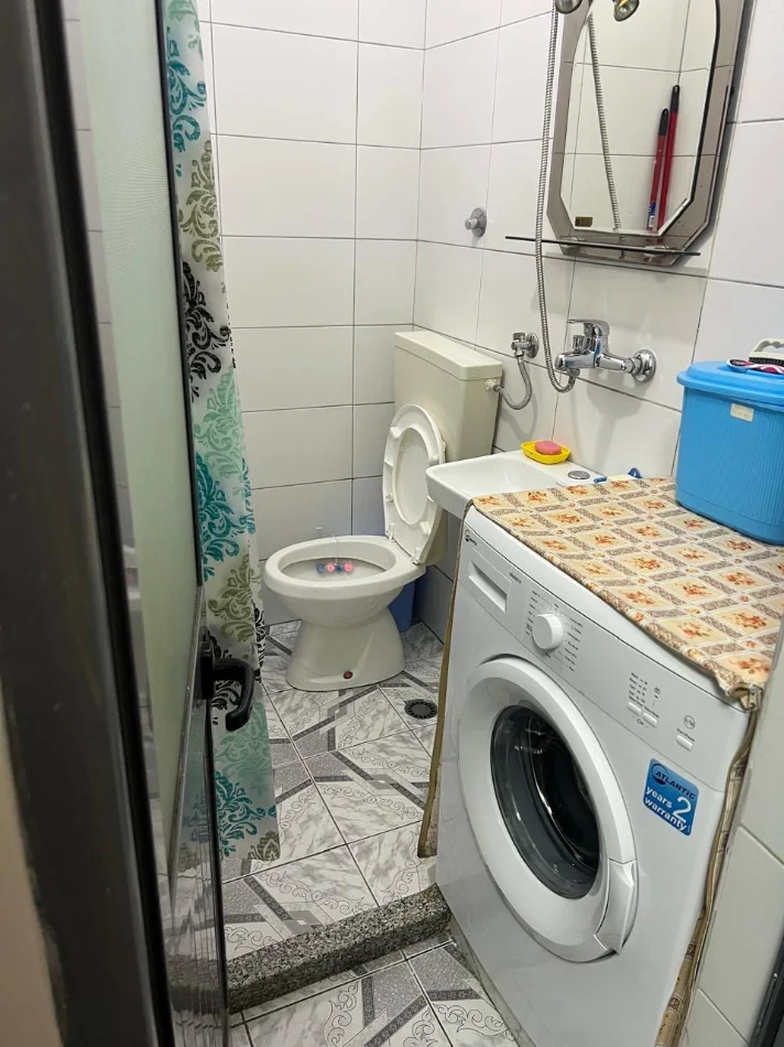 jepet me qera Kati 0, 300 €