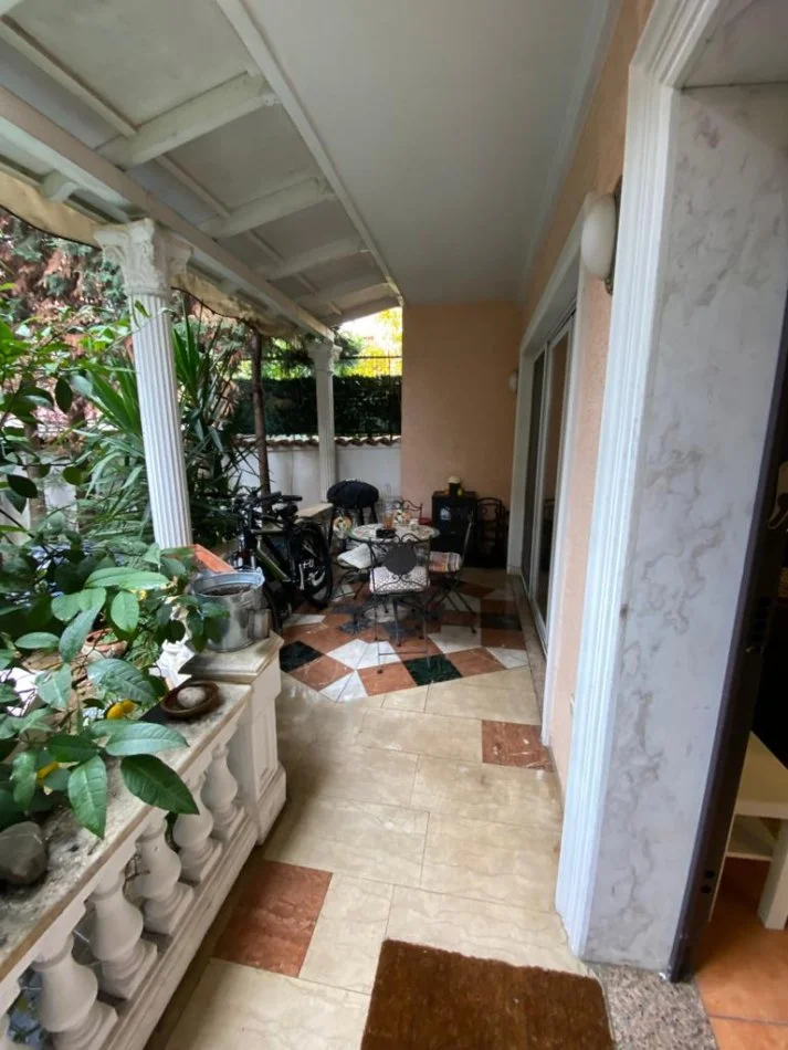 Tirane, jepet me qera apartament+verande | Penthouse Dublex Kati 1, 1.000 € (rruga Artan Lenja)