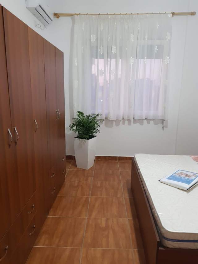 Tirane, jap me qera apartament 2+1 Kati 5, 700 Euro (Prane Delijorgji)