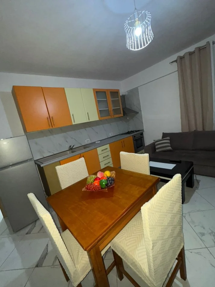 Tirane, jepet me qera apartament 1+1 Kati 1, 70 m² 430 € 