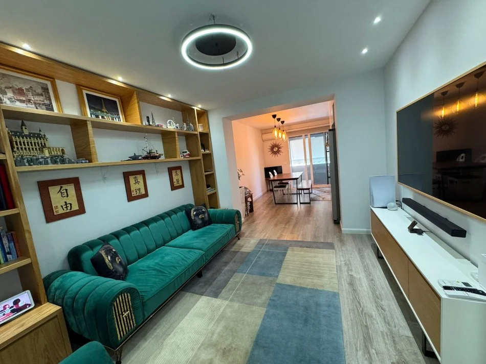 Tirane, jepet me qera apartament 2+1 Kati 3, 100 m² 110.000 € (Rruga Vaso Pasha)