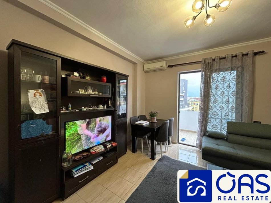 Tirane, jepet me qera apartament 1+1 Kati 6, 75 m² 600 €