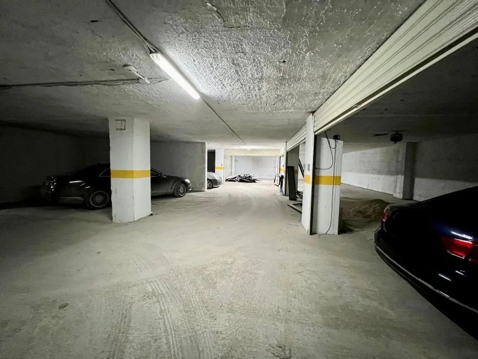 Tirane, shitet garazh | vend parkimi Kati -2, 313 m² 210.000 € (Rruga e Kavajes)