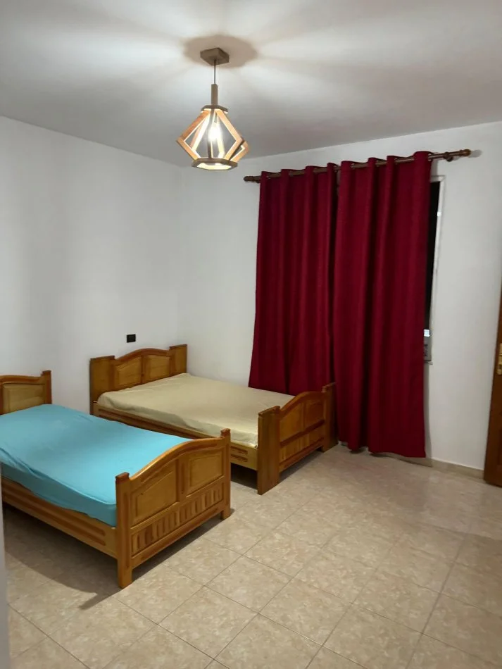 Tirane, jepet me qera apartament 3+1+Ballkon Kati 2, 100 m² 500 € (rruga Teodor Keko)