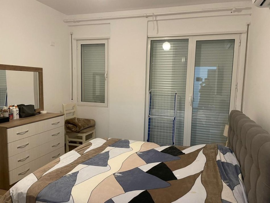 Tirane, jepet me qera apartament 1+1 Kati 2, 70 m² 650 € (Rruga Zyber Preza)
