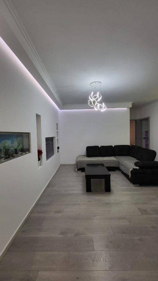 Tirane, jepet me qera apartament 2+1+Ballkon Kati 2, 90 m² 550 € (Kopshti Zoologjik)