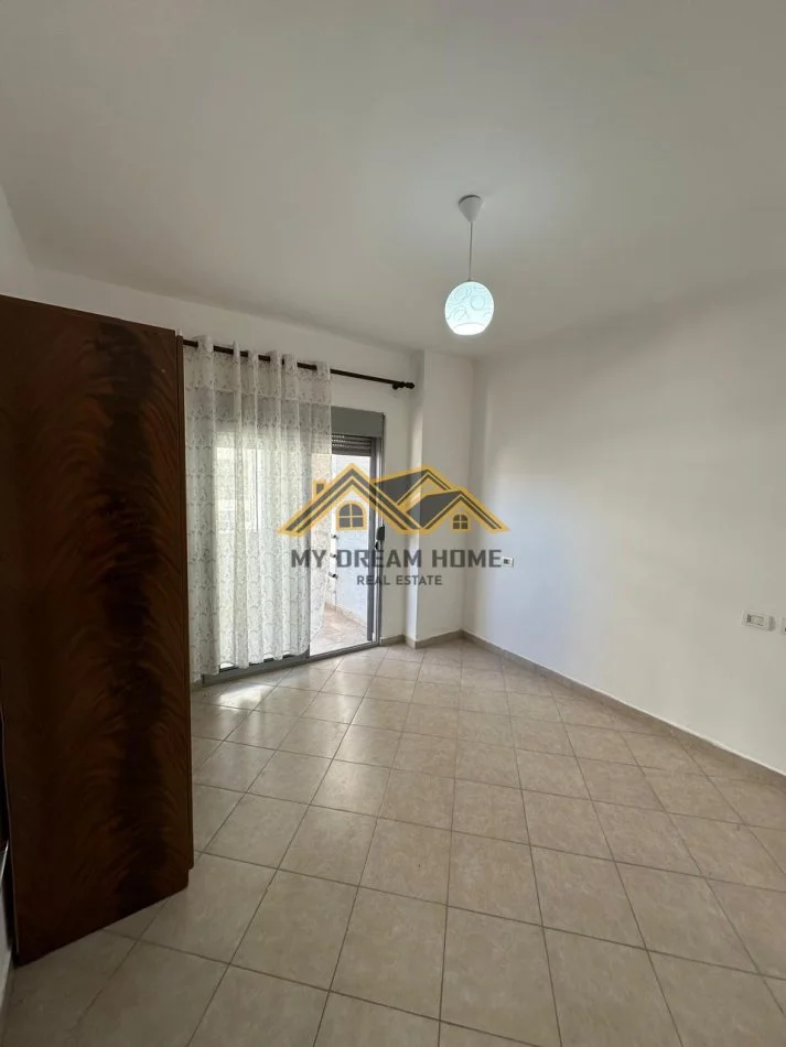 Durres, shitet apartament 3+1+Ballkon Kati 8, 125 m² 135.000 € (STACIONI I TRENIT)