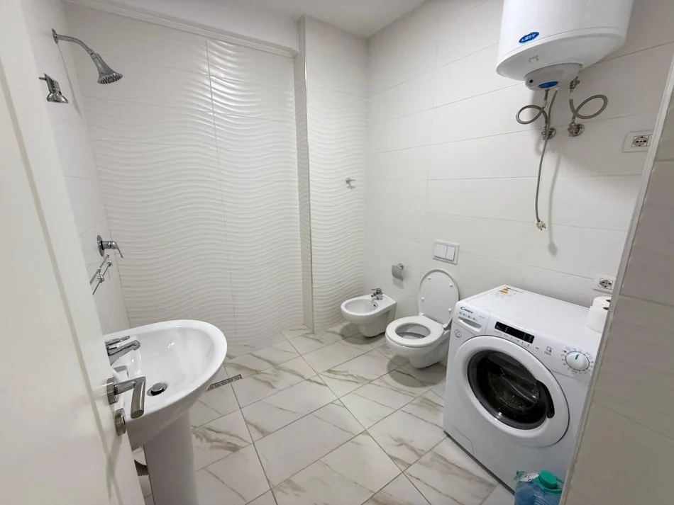 Tirane, jepet me qera apartament 2+1 Kati 2, 91 m² 550 € (Perballe Concord Center)