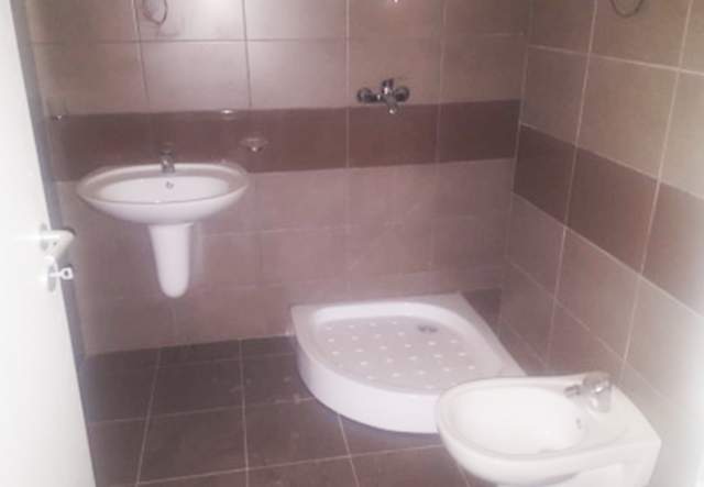 Tirane, shitet apartament 230 m² 140.000 Euro