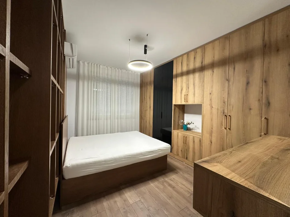 Tirane, jepet me qera apartament 2+1 Kati 3, 100 m² 700 € (TEODOR KEKO)