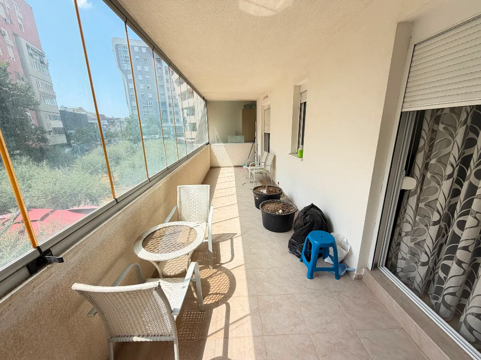 Tirane, jepet me qera apartament 1+1 Kati 2, 91 m² 600 € (21 dhjetori)