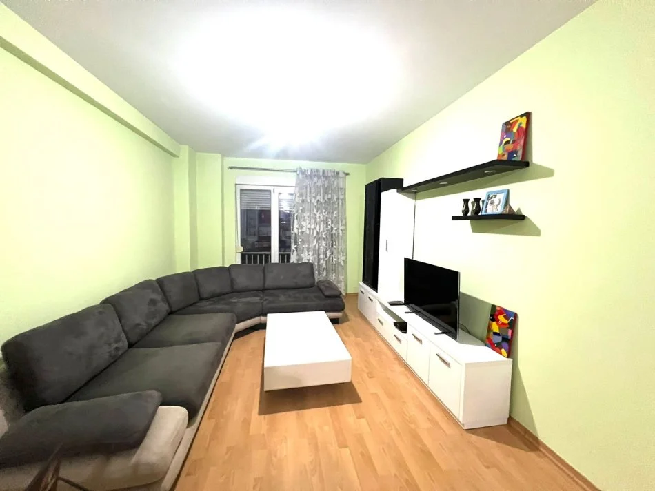 Tirane, jepet me qera apartament 2+1 Kati 5, 94 m² 700 € (Kompleksi kontakt)