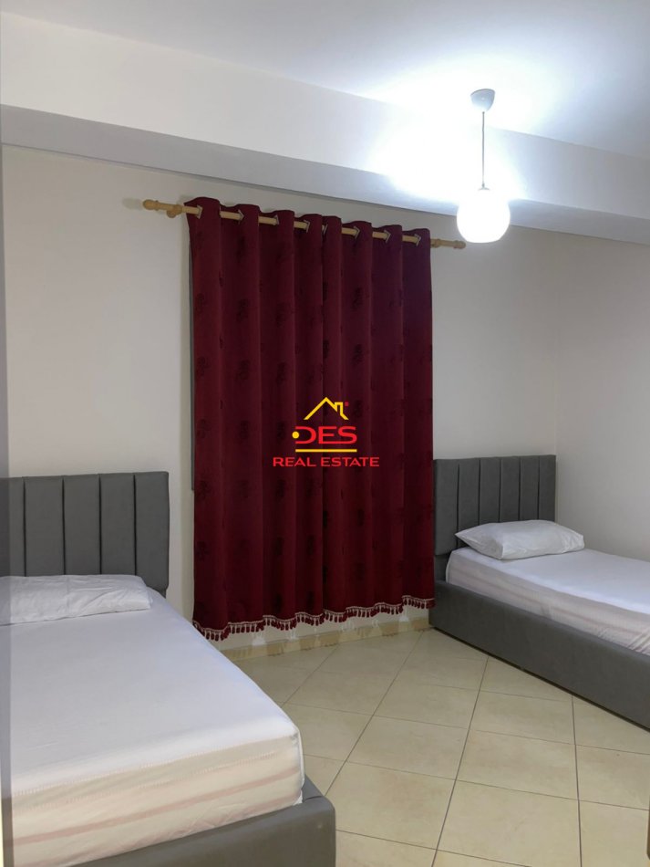 Vlore, jepet me qera apartament 3+1+Ballkon Kati 5, 120 m² 500 € (Rruga Nermin Vlora Falaski ,Vlorë)