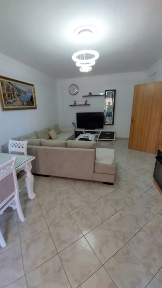 Durres, jepet me qera apartament 1+1+Ballkon Kati 1, 60 m² 400 € 