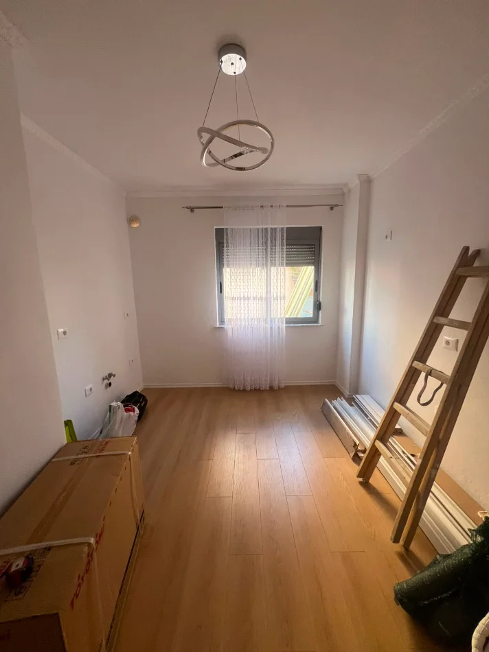 Tirane, shitet apartament 1+1 Kati 2, 35 m² 65.000 € (Fresku)