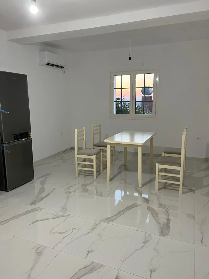 Tirane, shitet Vile Kati 2, 380 m² 219.000 € 