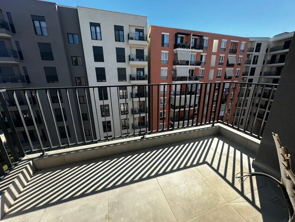 Tirane, shes apartament 2+1+Ballkon Kati 7, 90 m² 149.000 € (bulevardi astir)