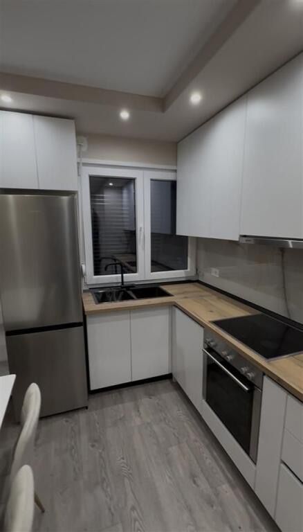 Tirane, jepet me qera apartament 1+1 Kati 6, 67 m² 650 € (Rr. Jordan Misja)