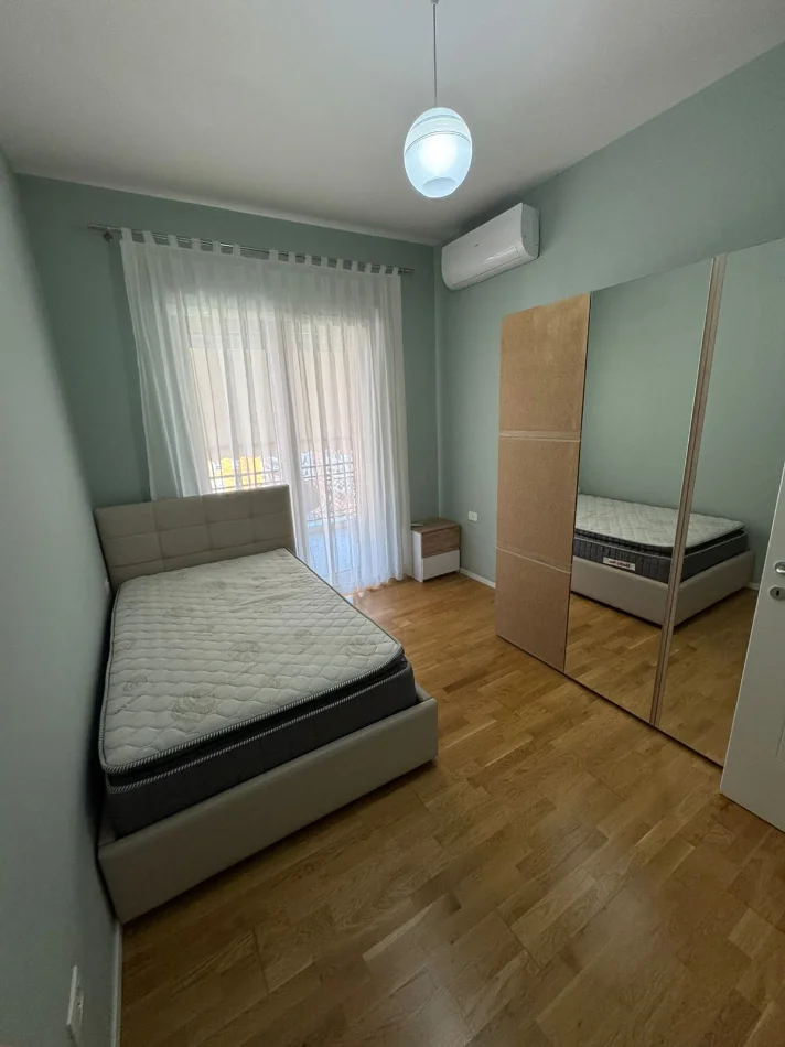 Tirane, jepet me qera apartament 2+1 Kati 7, 120 m² 1.100 € Kompleksi (Delijorgji)