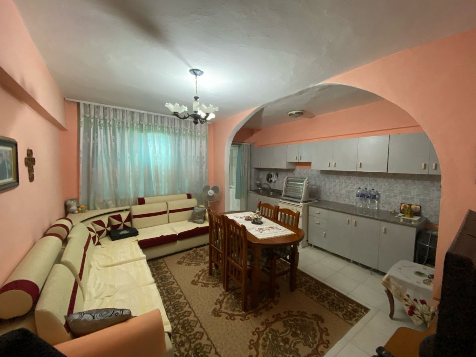 Durres, shitet apartament 2+1+Ballkon Kati 4, 83 m² 73.000 € (Lagja 16 Durres)
