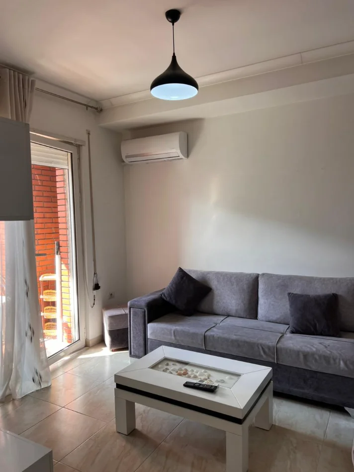 Tirane, jepet me qera apartament 1+1 Kati 3, 60 m² 500 € (Green City , Astir)