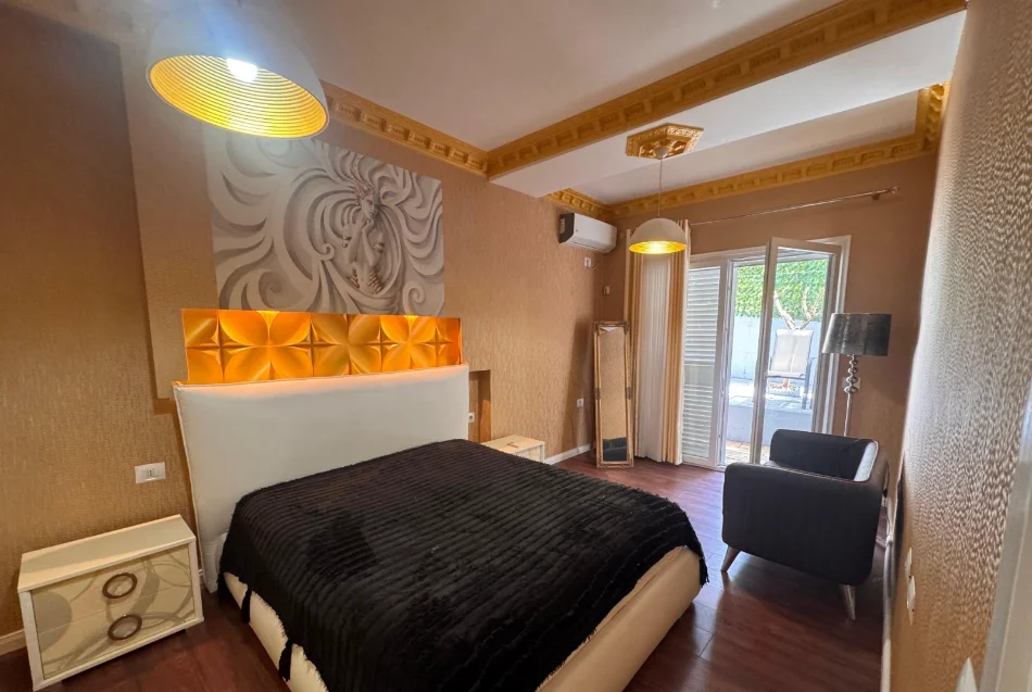 Tirane, shes apartament 2+1+Aneks+Ballkon Kati 1, 140 m² 246.000 € (radison)