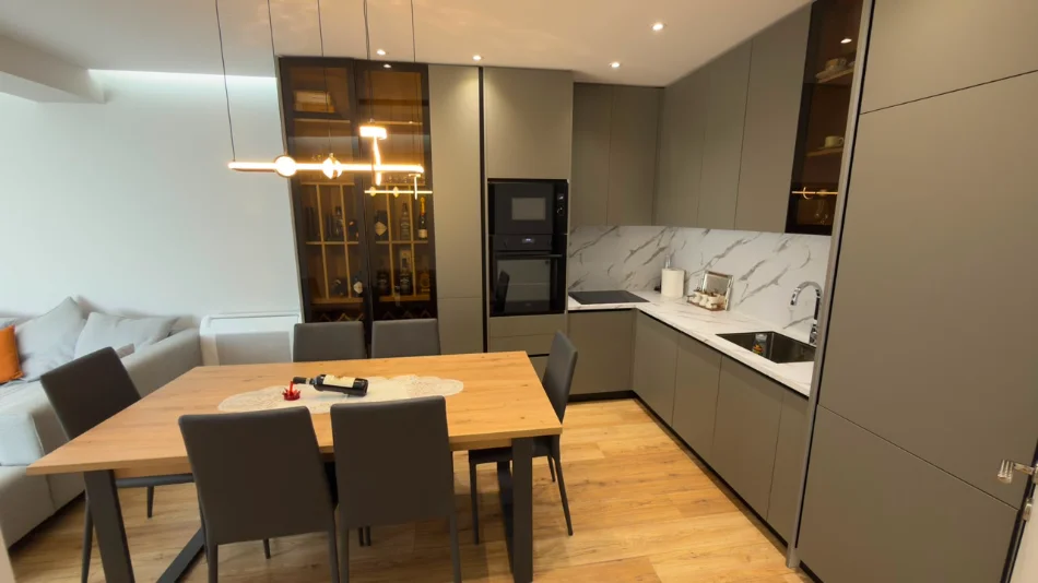Tirane, jepet me qera apartament 1+1 Kati 4, 88 m² 1.000 € (Kodra e Diellit)