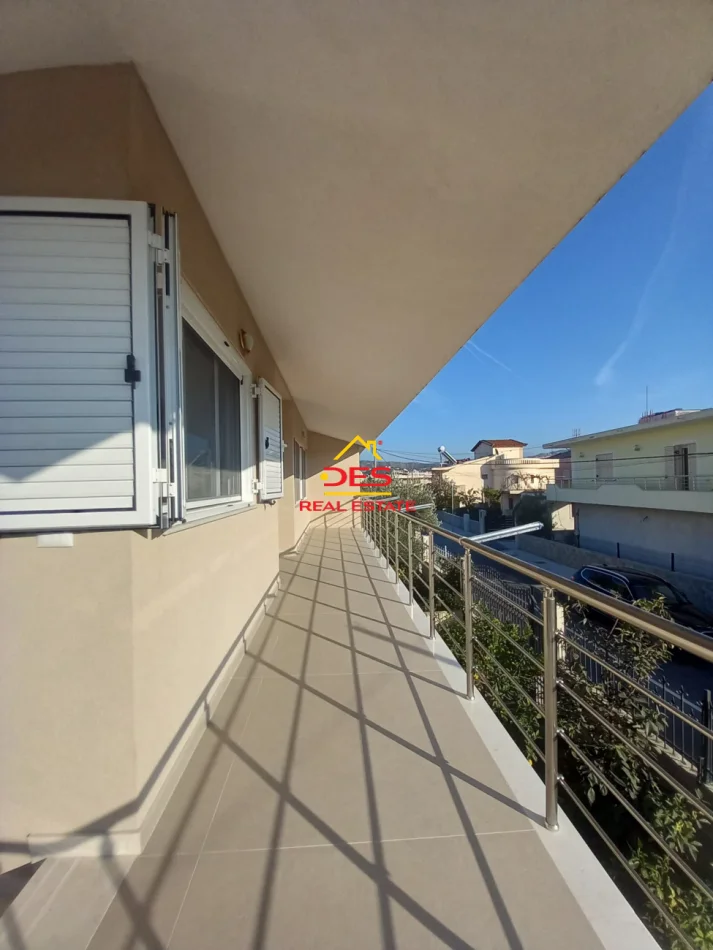 Vlore, shitet Vile 3+1+Aneks+Ballkon Kati 0, 280.000 € (Rruga Lef Sallata)