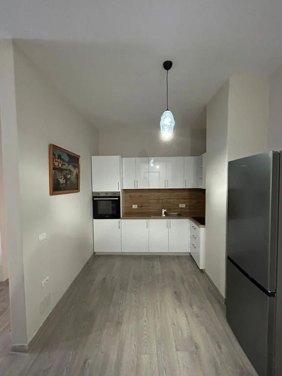 APARTAMENT  1+1 ME QIRA TE XHAMLLIKU 500 euro