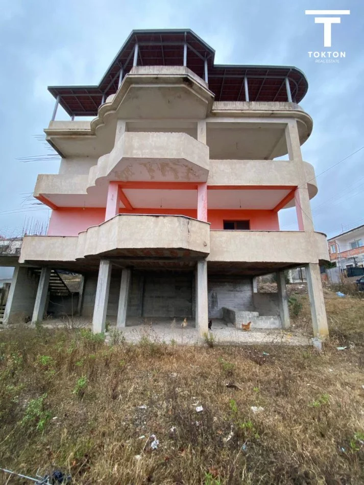 Tirane, shitet shtepi 3+1+Aneks+Ballkon Kati 3, 445 m² 270.000 € (SHKOZE)