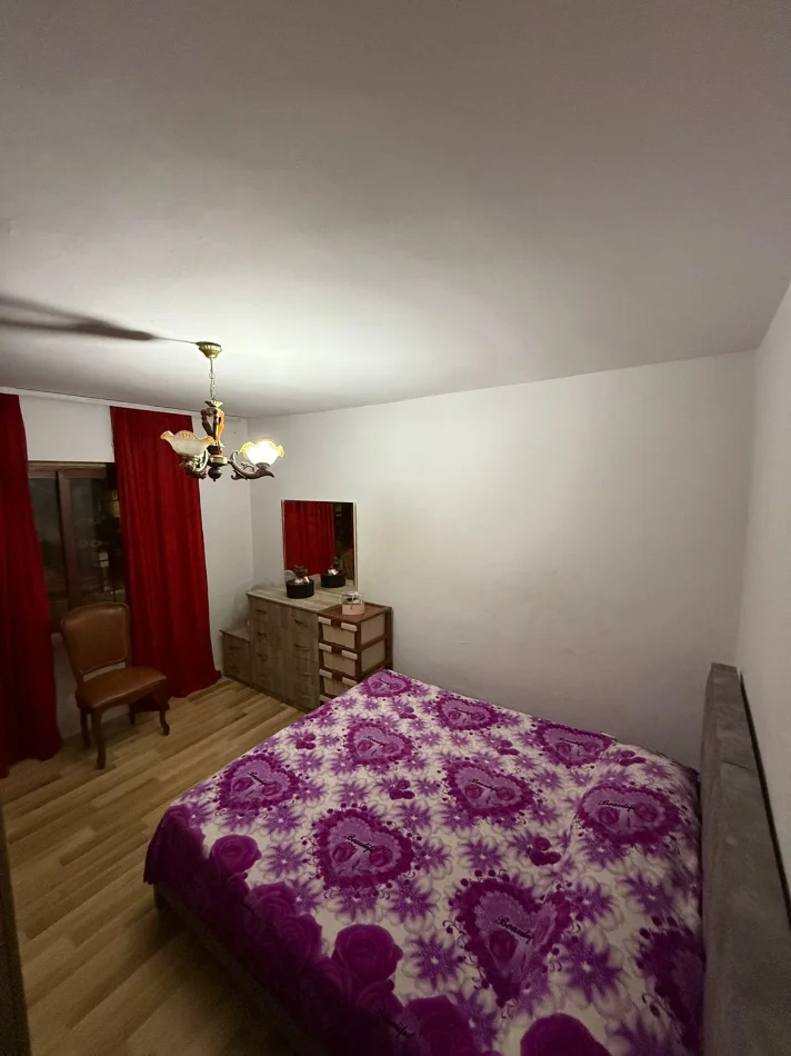 Tirane, jepet me qera apartament 1+1 Kati 2, 60 m² 550 € (Te stacioni trenit perball harry fuls)