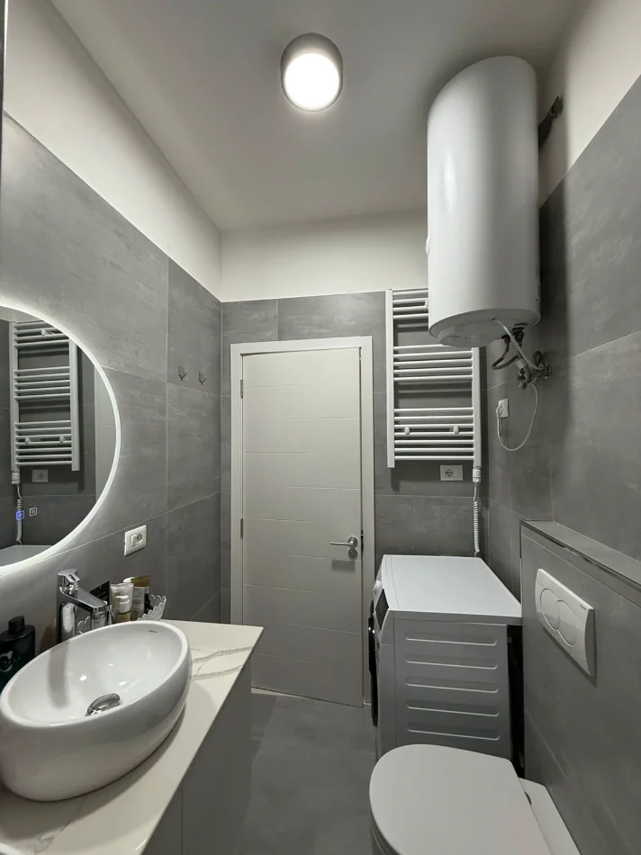 Tirane, shitet 1+1 Kati 5, 65 m² 105.000 € 