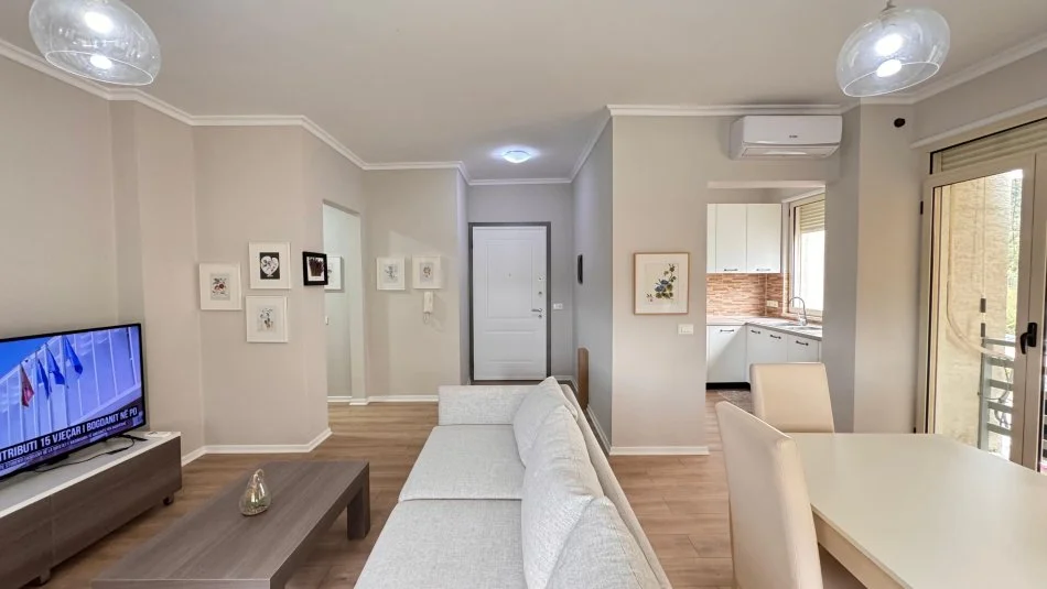 Tirane, jepet me qera apartament 2+1+Aneks+Ballkon , 95 m² 850 € (Liqeni i Thate Radisson)