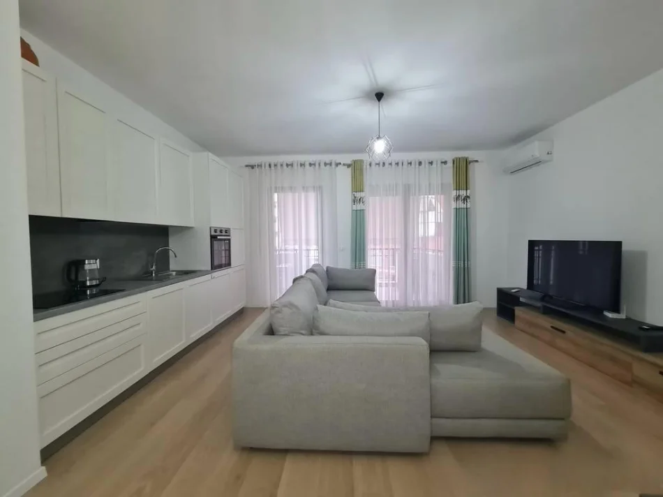 Tirane, jepet me qera apartament 1+1 Kati 3, 75 m² 750 € 