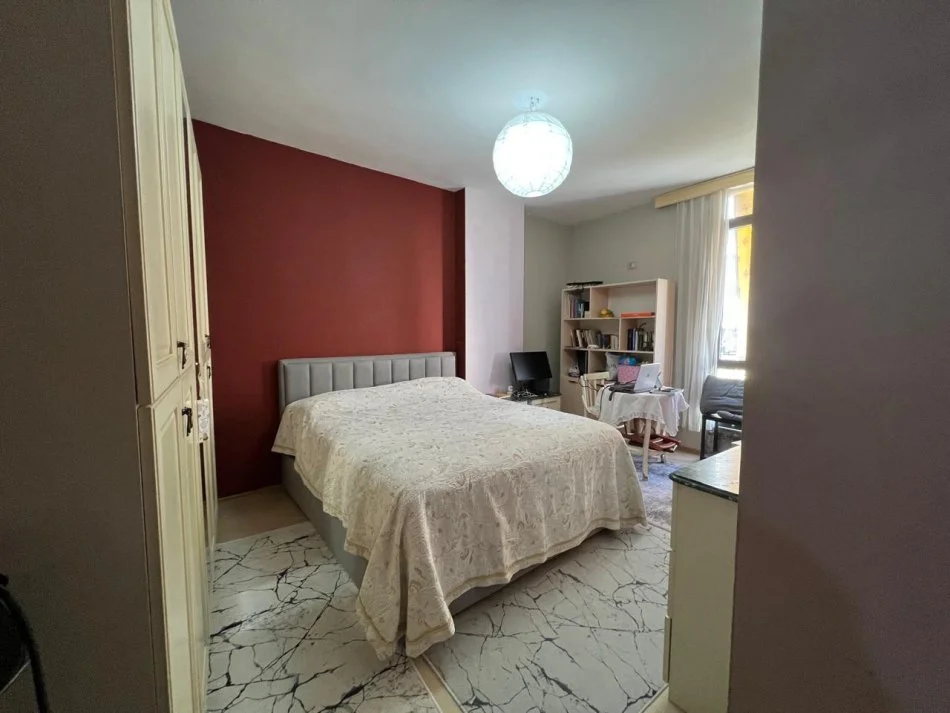 Tirane, shitet apartament 2+1 Kati 3, 106 m² 172.000 € (Yzberisht)
